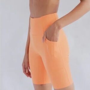 NWT GIRLFRIEND COLLECTIVE High Rise Horizon Biker Shorts!